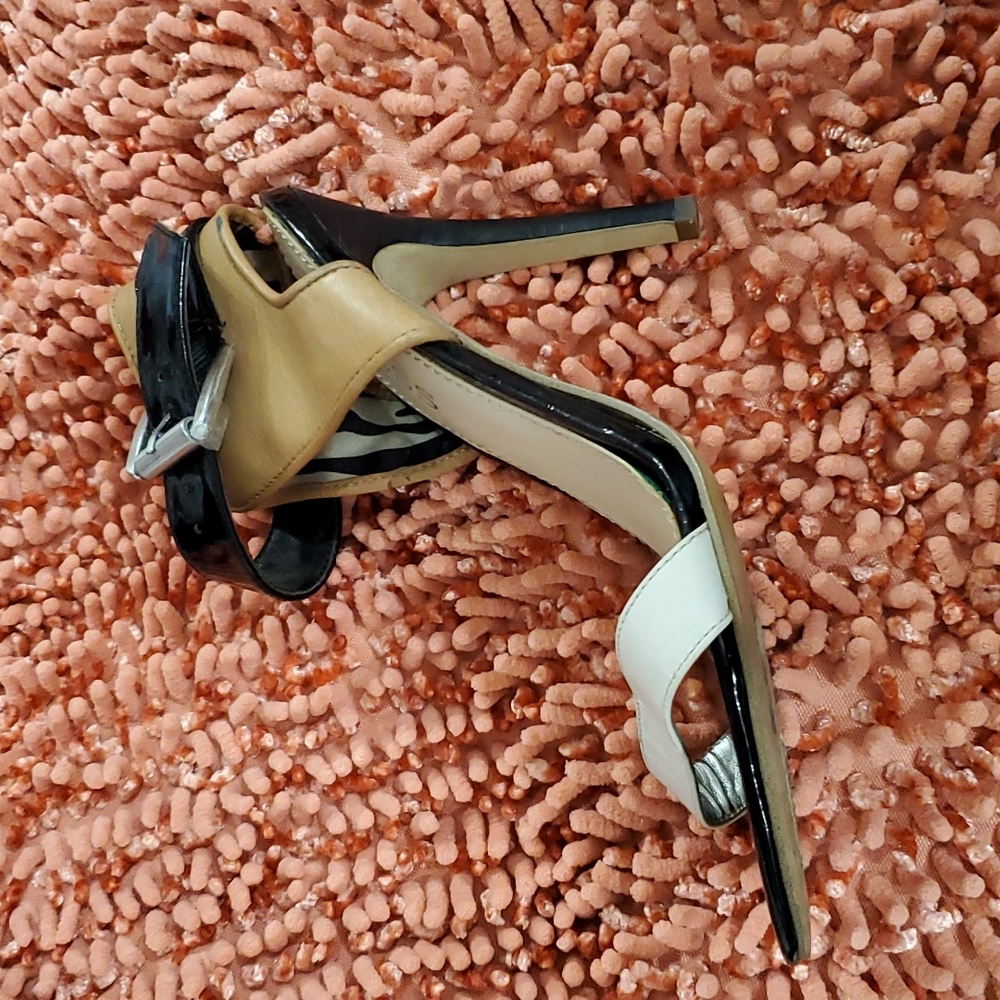 Shoes - Picture 5 of 8